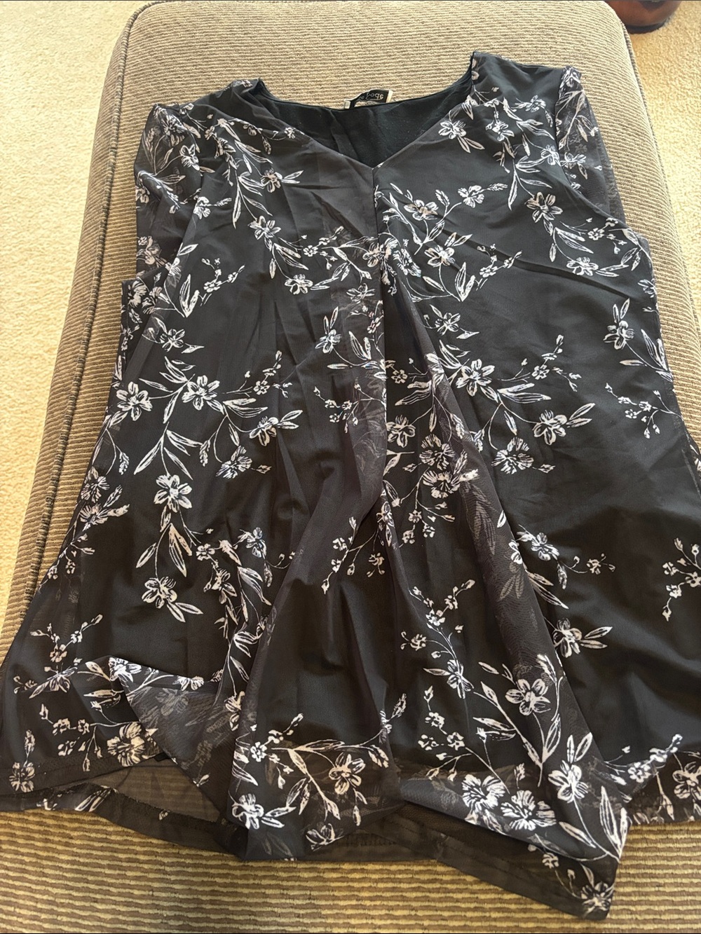 Black Floral V-Neck Tunic Top